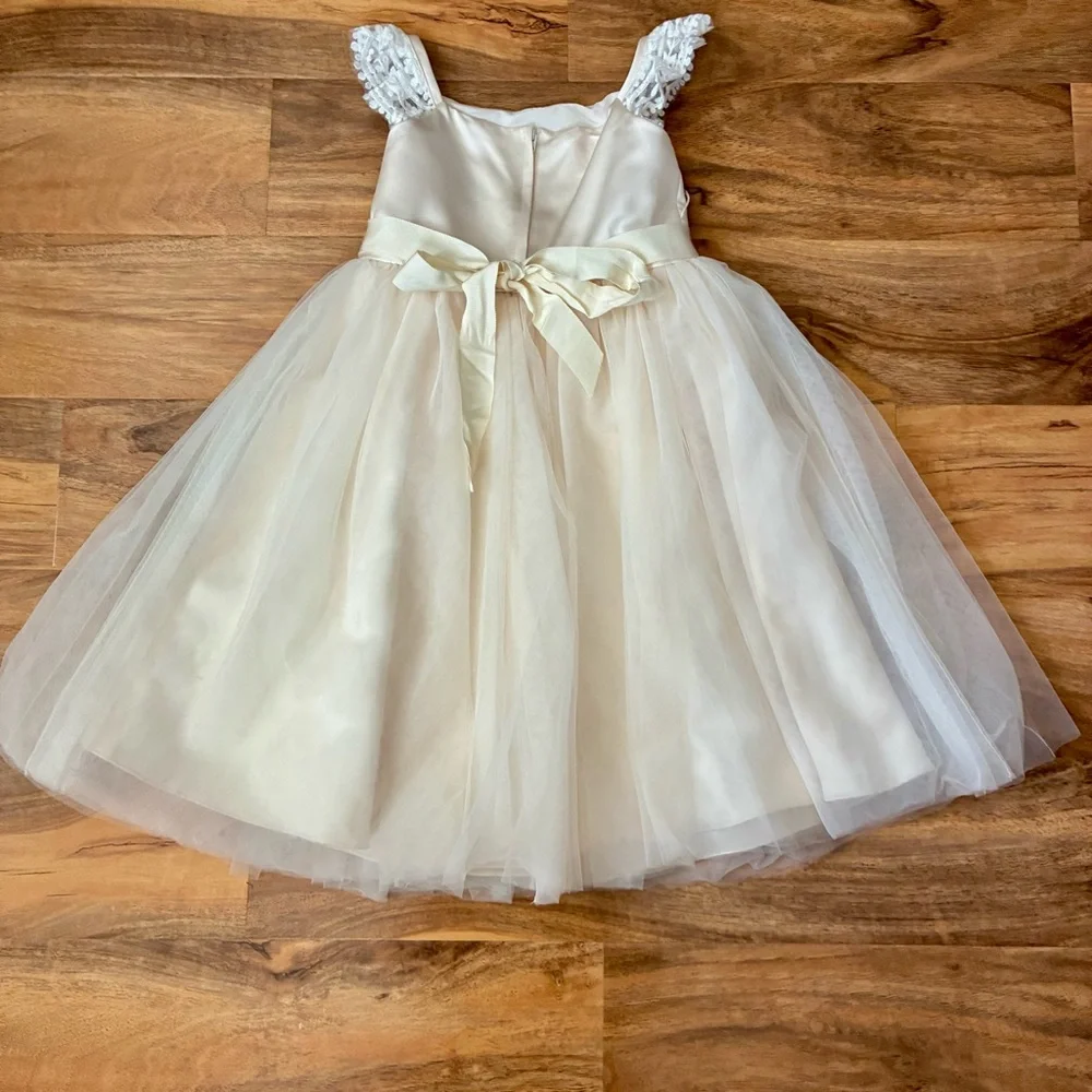 David’s Bridal Size 4 Ivory Flower Girl Dress With Bow Worn Once - Picture 6 of 14